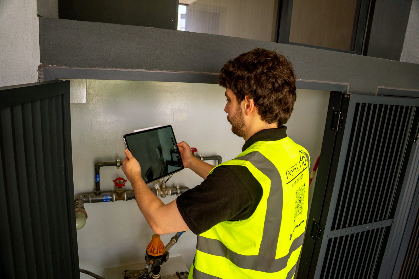 Inspecto Handover inspector in Dubai: plant and services areas photographed for the report, not skipped