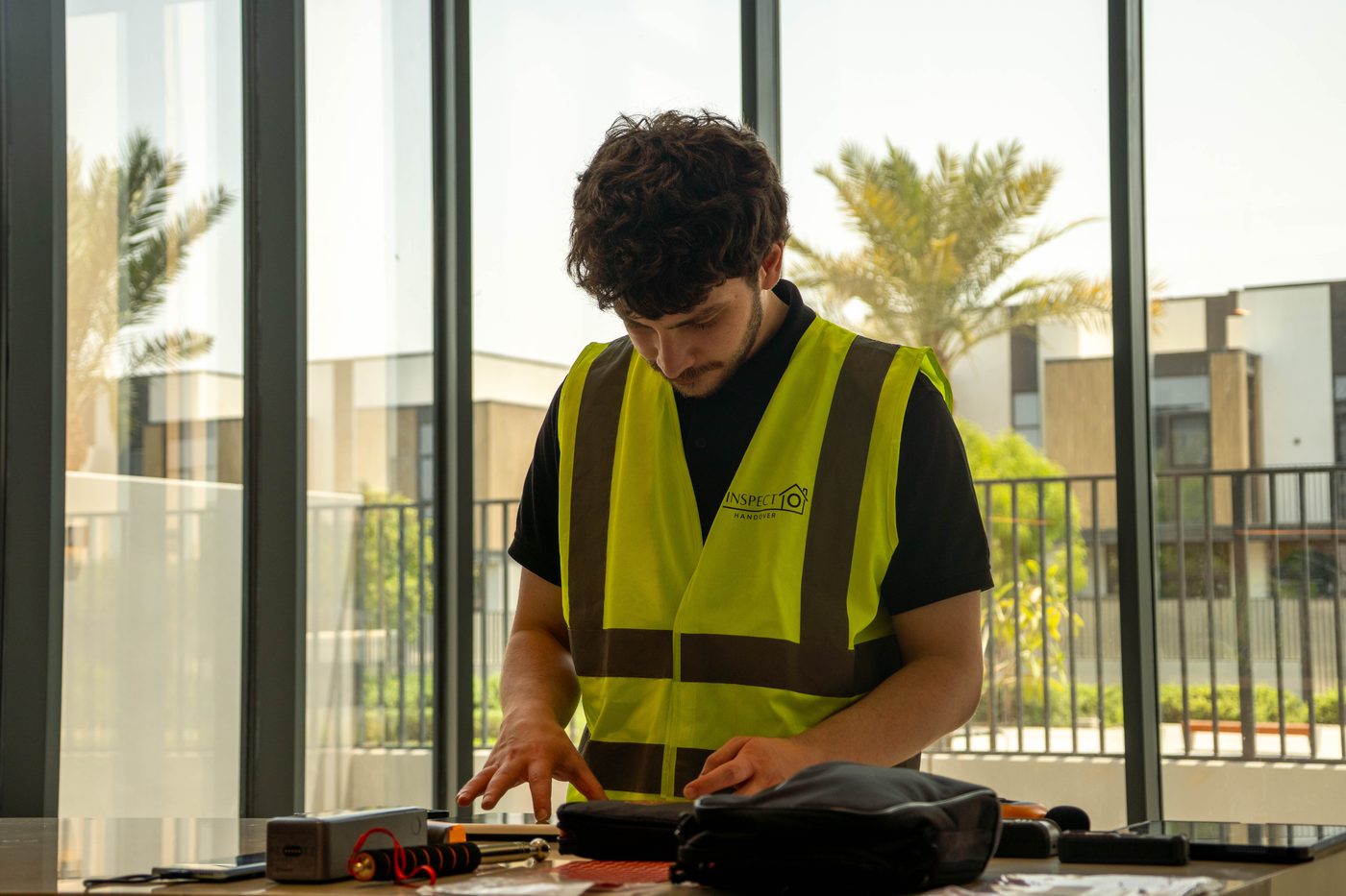 Inspecto Handover inspector in Dubai: equipment set up on arrival - thermal