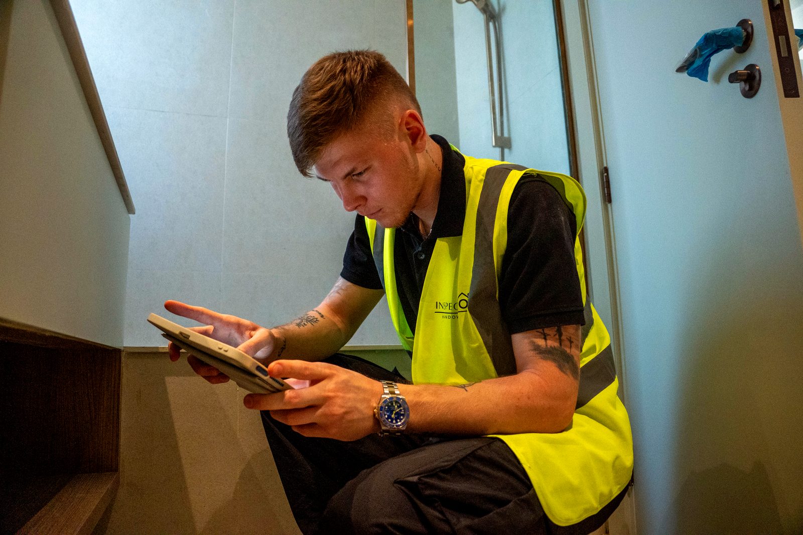 Inspecto Handover inspector in Dubai: findings logged room by room as the inspection moves through the prope